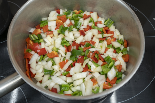 cebolla y pimientos para alboronia
