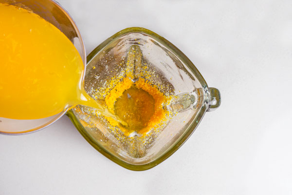 haciendo granizado de naranja