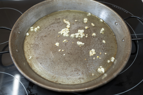 ajo cocinandose