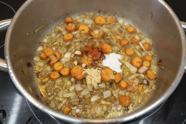 sofrito a medias para jamoncitos de pollo