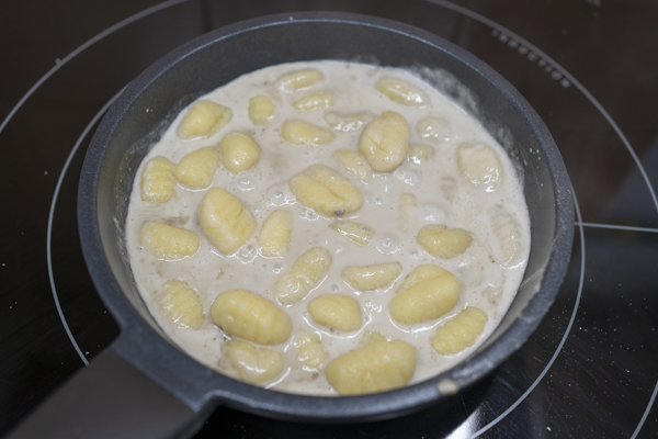receta de ñoquis en salsa de queso azul 