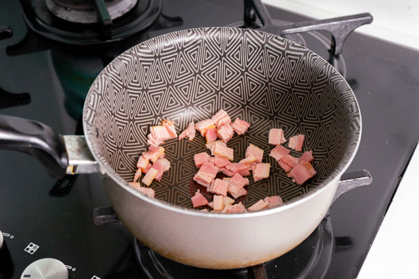 cocinando bacon