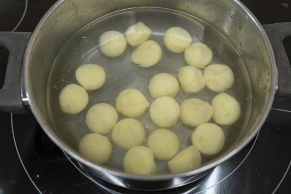 cociendo patatas noisette