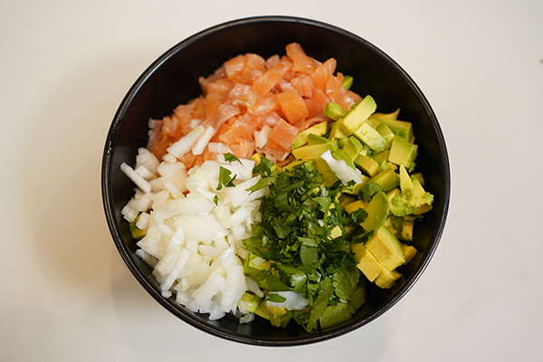 mezlca para rellenar aguacates