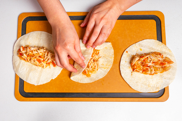 montando chimichanga