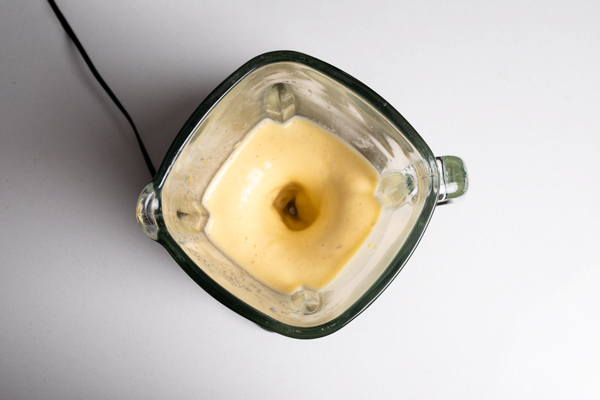 Receta fácil Polo de piña colada | Recetas de cocina fáciles paso a paso | Recetas del Señor Señor triturando ingredientes