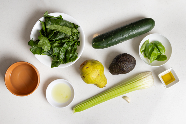 ingredientes para hacer gazpacho verde